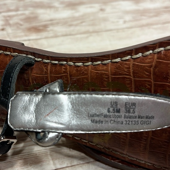 Sam Edelman GiGi Toe Thong Sandals  Embroidered Tribal Pattern Size 6-1/2 - Picture 4 of 8